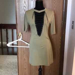 Green sleeved dress